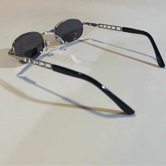 Silvertone rectangular sunglasses w gray lenses spring temples H 1 3/8”xW 2” NWT - Picture 2 of 4